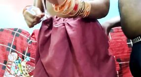 దేశీ అర్ధ-సోదరి మంచం మీద ఆమె ప్రేమికుడి చేత కొట్టబడుతుంది 4 మిన్ 20 సెకను
