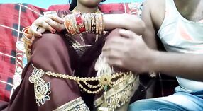 దేశీ అర్ధ-సోదరి మంచం మీద ఆమె ప్రేమికుడి చేత కొట్టబడుతుంది 0 మిన్ 0 సెకను