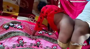 Desi bhabhi dostaje jej ciało narażone na aparat po raz pierwszy 6 / min 10 sec