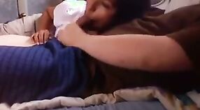 Indyjski żona & amp; # 039; s hardcore domowy seks sesji złapany na kamery 3 / min 20 sec