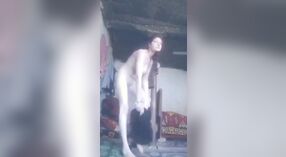 Gadis Desi seksi mms video iku manawa kanggo njaluk sampeyan mati 1 min 20 sec