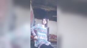 Gadis Desi seksi mms video iku manawa kanggo njaluk sampeyan mati 4 min 40 sec