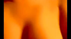 இந்த முதல் நபர் வீடியோவில் இந்த இந்திய பாபியின் பெரிய புண்டை க g கர்ல் நிலையில் பவுன்ஸ் பாருங்கள் 3 நிமிடம் 20 நொடி