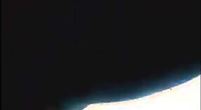 என்.ஆர்.ஐ இந்திய அழகு ஒரு கடினமான வெளிப்புற ஃபக் அமர்வை அனுபவிக்கிறது 2 நிமிடம் 20 நொடி