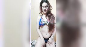Indian porn star Ganyan Aras strips down and gets naughty 1 min 20 sec