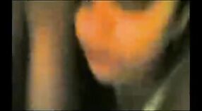 دیسی کی بھارتی بیوی اس ویڈیو میں ایک جنسی دھچکا کام کرتا ہے 4 کم از کم 00 سیکنڈ