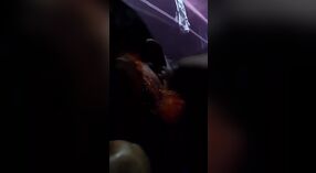 Casal indiano Maduro gosta de sexo violento na câmara MMS 4 minuto 00 SEC