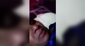 Casal indiano Maduro gosta de sexo violento na câmara MMS 1 minuto 00 SEC
