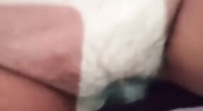 హోర్నీ పరిపక్వ దేశీ భార్య తన స్నేహితుడి పెద్ద ఆత్మవిశ్వాసం ద్వారా ఆమె పుస్సీని పొందింది 0 మిన్ 40 సెకను