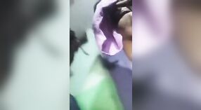 Desi casal forces seus amante para mostrar fora seus quente sexo fita 8 minuto 30 SEC