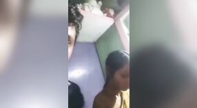 Pasangan Desi memaksa kekasih mereka untuk memamerkan rekaman seks panas mereka 12 min 00 sec