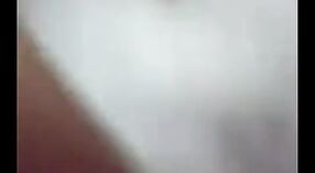 அமெச்சூர் இந்திய ஜோடி வீட்டில் தயாரிக்கப்பட்ட செக்ஸ் டேப் ஊழல் 9 நிமிடம் 20 நொடி