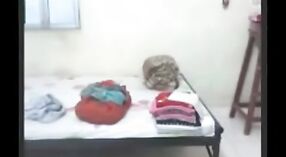 Pacar India amatir menyenangkan dirinya sendiri di webcam untuk pacarnya 3 min 20 sec