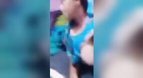 Rondborstige Indiase vrouw krijgt ondeugend met haar grote borsten 0 min 50 sec