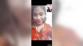 Vidéo MMS nue d'une bangladaise exhibant ses seins et sa chatte 4 minute 00 sec