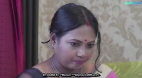 Indiase babe Met Grote borsten krijgt haar strakke lul uitgerekt door haar klant in een hotelkamer 2 min 00 sec