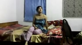 Чувственное секс-видео любительской индийской пары с участием соблазнения и любви 7 минута 20 сек