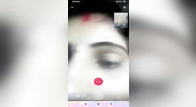 Sekretny kochanek Desi bhabhi patrzy, jak uprawia seks na Whatsapp 1 / min 50 sec