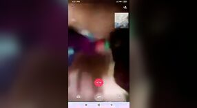 Тайный любовник Дези Бхабхи наблюдает, как она занимается сексом в Whatsapp 0 минута 0 сек