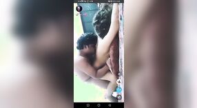 Panas saperangan nemu mudhun lan reged ing video bocor iki nampilaken Desi lan wong 2 min 00 sec