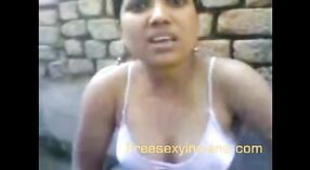 MMC indienne filmée avec de gros seins dans la salle de bain 2 minute 30 sec