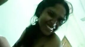 Casal indiano Amador gosta de sexo caseiro sensual neste vídeo fumegante 5 minuto 20 SEC