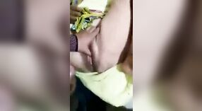 Desi maid ' s huisbaas stuurt een zelfgemaakte mms video van haar masturberen 4 min 20 sec