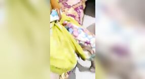 Desi maid ' s huisbaas stuurt een zelfgemaakte mms video van haar masturberen 4 min 50 sec