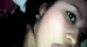 Una giovane ragazza nera è l'ultima macchina per succhiare lo sperma in questo video desi mms 2 min 40 sec