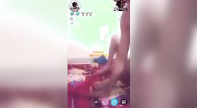 Pasangan Desi menggunakan webcam untuk menghasilkan uang dengan seks panas 3 min 50 sec