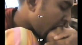 Ein Lehrer und ein junges Mädchen in einem desi-Sexvideo begehen explizite sexuelle Handlungen 1 min 40 s