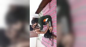 Desi Girl沉迷于相机上的铁杆传教士性爱 1 敏 30 sec