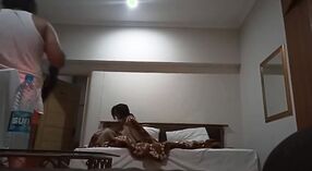 Pertemuan erotis pasangan Pakistan tertangkap kamera MMS tersembunyi 7 min 50 sec