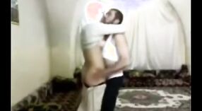 インドのカップルのセックススキャンダルビデオは、デリーの裸のカップルを特集しています 0 分 50 秒