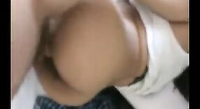 Студентка колледжа Дези Триша шалит в этом мокром и диком индийском секс-видео 0 минута 50 сек