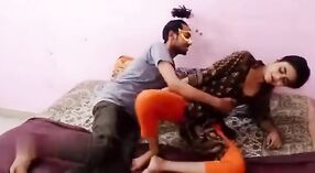 Dehati的自制色情视频具有强烈的口头动作 1 敏 20 sec