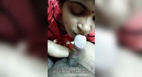 Kijk hoe een minderjarige bhabha een geweldige deepthroat geeft in deze Indiase seksscène 0 min 50 sec