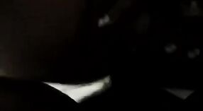 Дези Бхабхи демонстрирует свои большие сиськи в чувственном видео 3 минута 50 сек