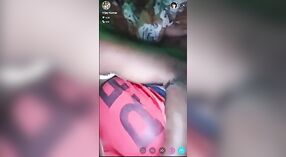 Ing video omah cedhak iki, wong lanang njupuk kauntungan Saka Desi Wanita India kanggo kesenengan seksual dhewe 1 min 00 sec