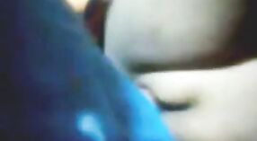ಆಂಟಿ ದೇಸಿ ಅವರ ಹೌಸ್ವಾರ್ಮಿಂಗ್ ಪಾರ್ಟಿ ಹಬೆಯ ಮುಸ್ಲಿಂ ಎನ್ಕೌಂಟರ್ ಆಗಿ ಬದಲಾಗುತ್ತದೆ 2 ನಿಮಿಷ 40 ಸೆಕೆಂಡು