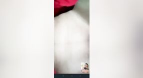देसी पत्नी एक लाइव वयस्क वीडियो के साथ उसके प्रेमी में एक गर्म और भाप से भरा सत्र 1 मिन 20 एसईसी