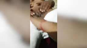 Desi bhabhi recebe dela bichano fingered e fodido de amigos em viver vídeo 7 minuto 40 SEC