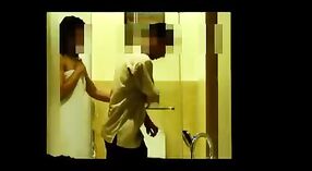 La seductora esposa india Aarzu se desnuda y se la follan en un video escandaloso 0 mín. 0 sec