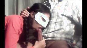Indiase college student krijgt haar kutje uitgerekt door een grote lul 0 min 0 sec