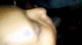 Mamada descuidada de un hottie tamil en video porno indio 0 mín. 50 sec