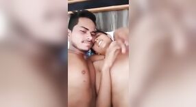 Seks kantor telanjang dengan nyonya desa di kamar hotel yang panas 1 min 00 sec