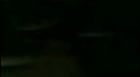 দেশী মমি এই বাষ্পীয় ভিডিওতে তার প্রতিবেশীর সাথে নীচে নেমে গেলে এবং নোংরা 3 মিন 00 সেকেন্ড