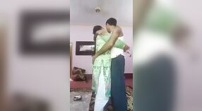 Volwassen aunty gets neer en vies met een slank guy in deze steamy video 0 min 0 sec