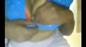 La nouvelle vidéo porno webcam d'une tante indienne filmée par son conjoint avec des scènes de sexe intenses 1 minute 30 sec
