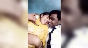 Le sexe à domicile de Dehati avec son amant dans le village 0 minute 0 sec